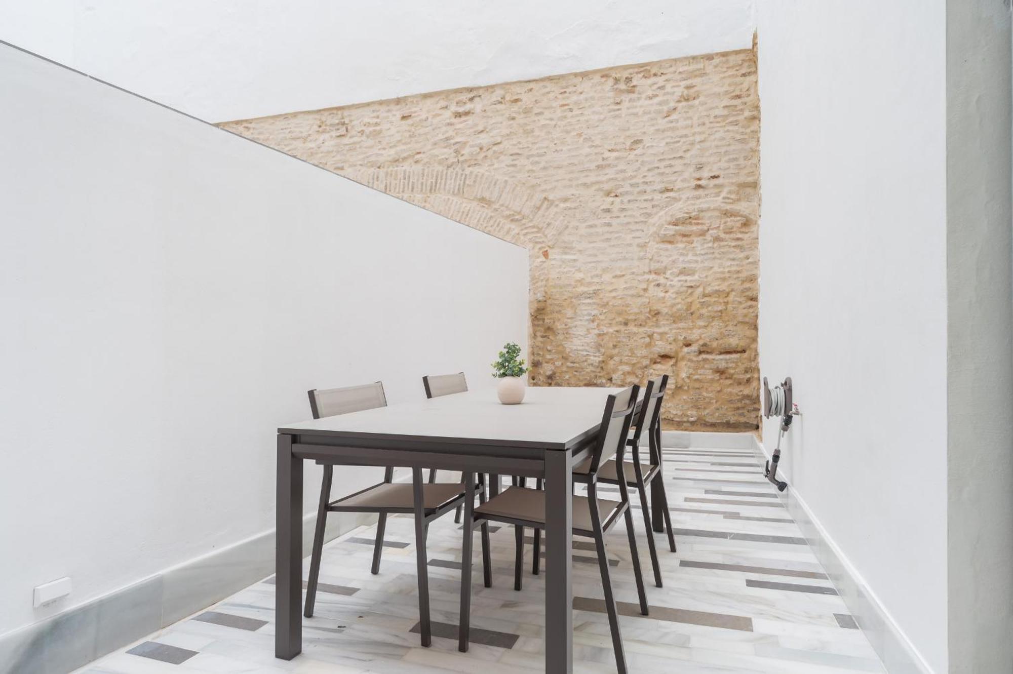 New Design Apartment - Private Patio - Gallos 2 Seville Exterior photo